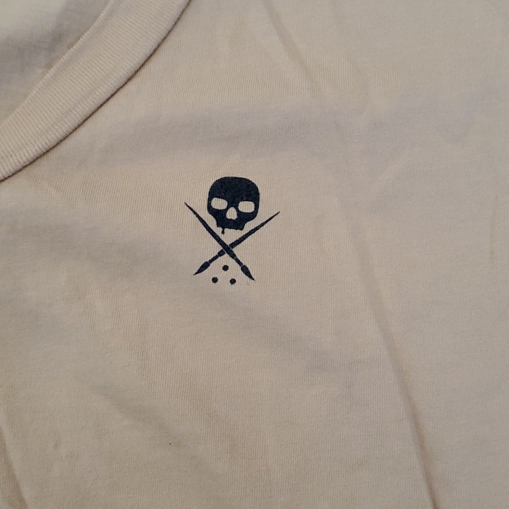 Cute tee - Picture 2 of 2